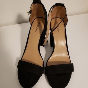 Merona 8 1/2 black heels